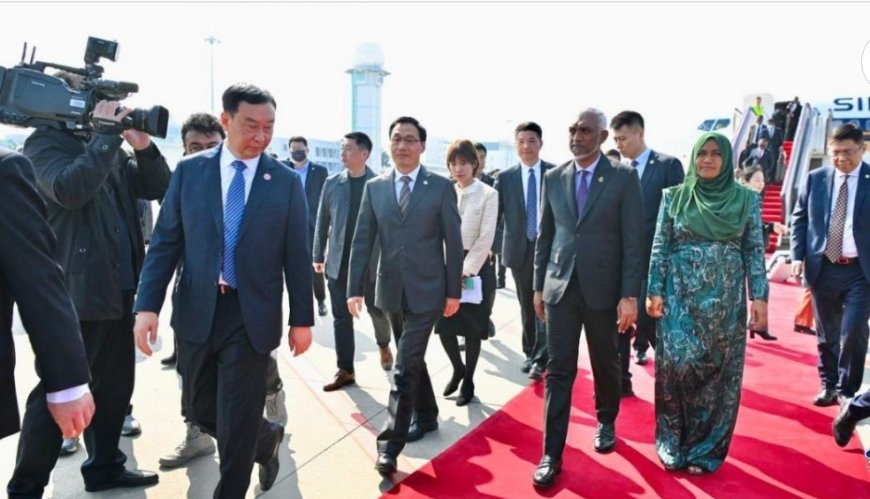 China rolls out the red carpet to welcome the pro-Maldives president and his wives with a grand reception.