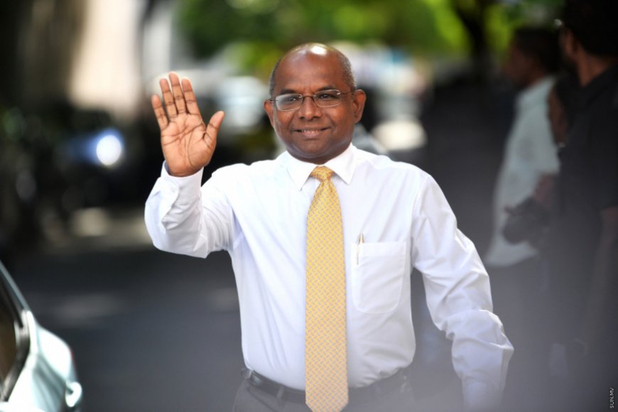 ލާމަރުކަޒީ ނިޒާމުގެ ޅަފަތުގައި، ރައްޔިތުންގެ ބާރު ކަނޑުވާލަން،  މާލޭގެ ފިނިކޮޓަރީގައި ތިބެގެން ރަށްރަށުގެ ކަންހިންގުމުގެ ބާރު އެފިނިކޮޓަރިއަށް ޖަމާކުރުމަށް އެއްބަހެއް ނުވެވޭނެ- ކުރީގެ ފޮރިން މިނިސްޓަރ އަބްދުއްﷲ ސާހިދު